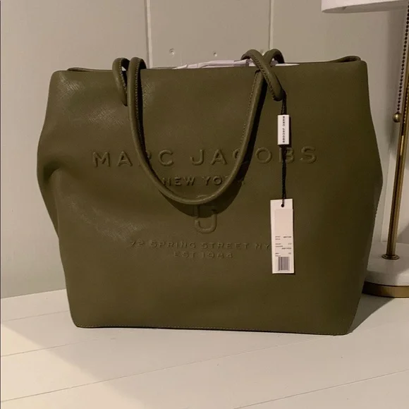 Marc Jacobs | Bags | Marc Jacobs The East West Tote Bag Marc Jacobs | Bags | Marc Jacobs The East West Tote Bag